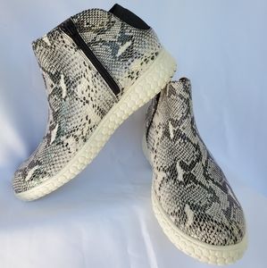 L'amour Des Pieds Zechava Sneaker Bootie Sz 7